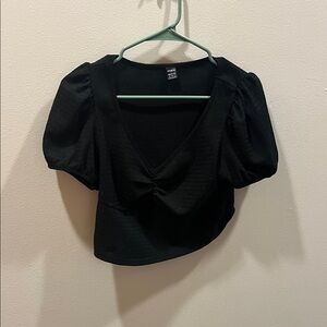 SHEIN Black Puff Sleeve Crop Top